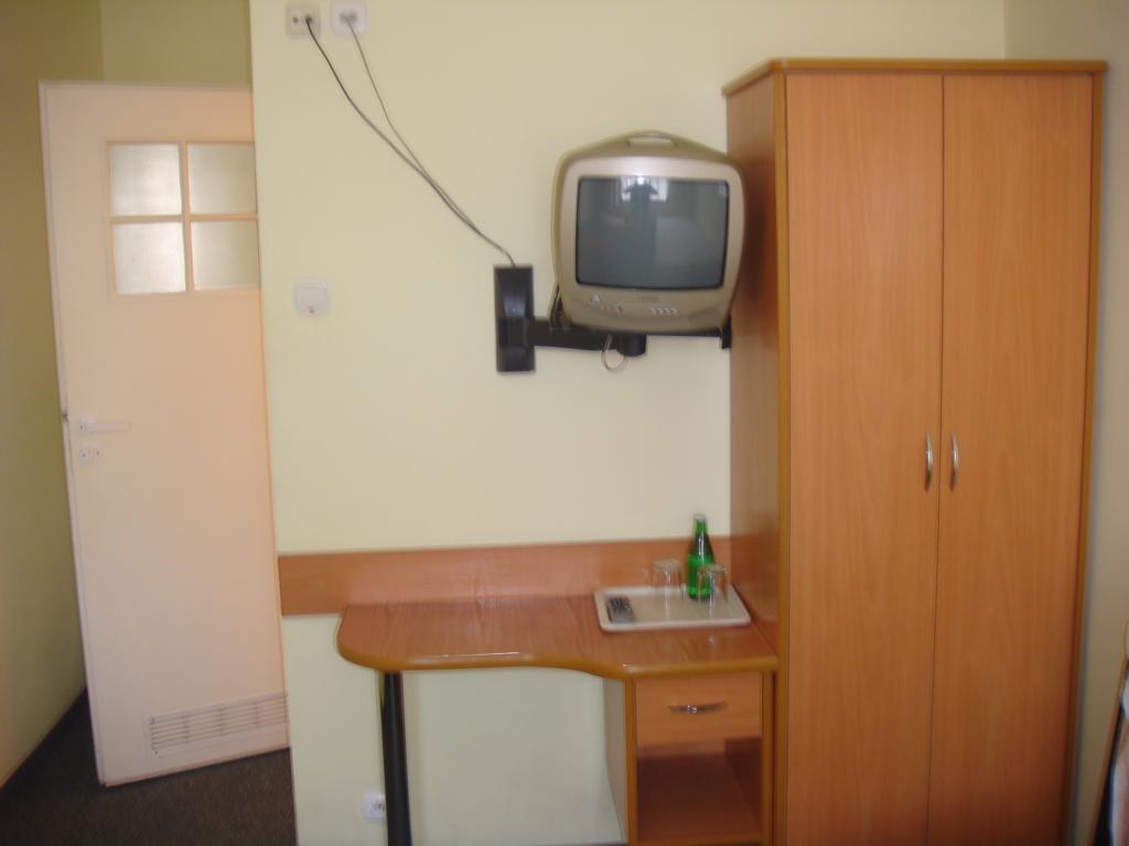 Hotel Polonia Augustów Dış mekan fotoğraf